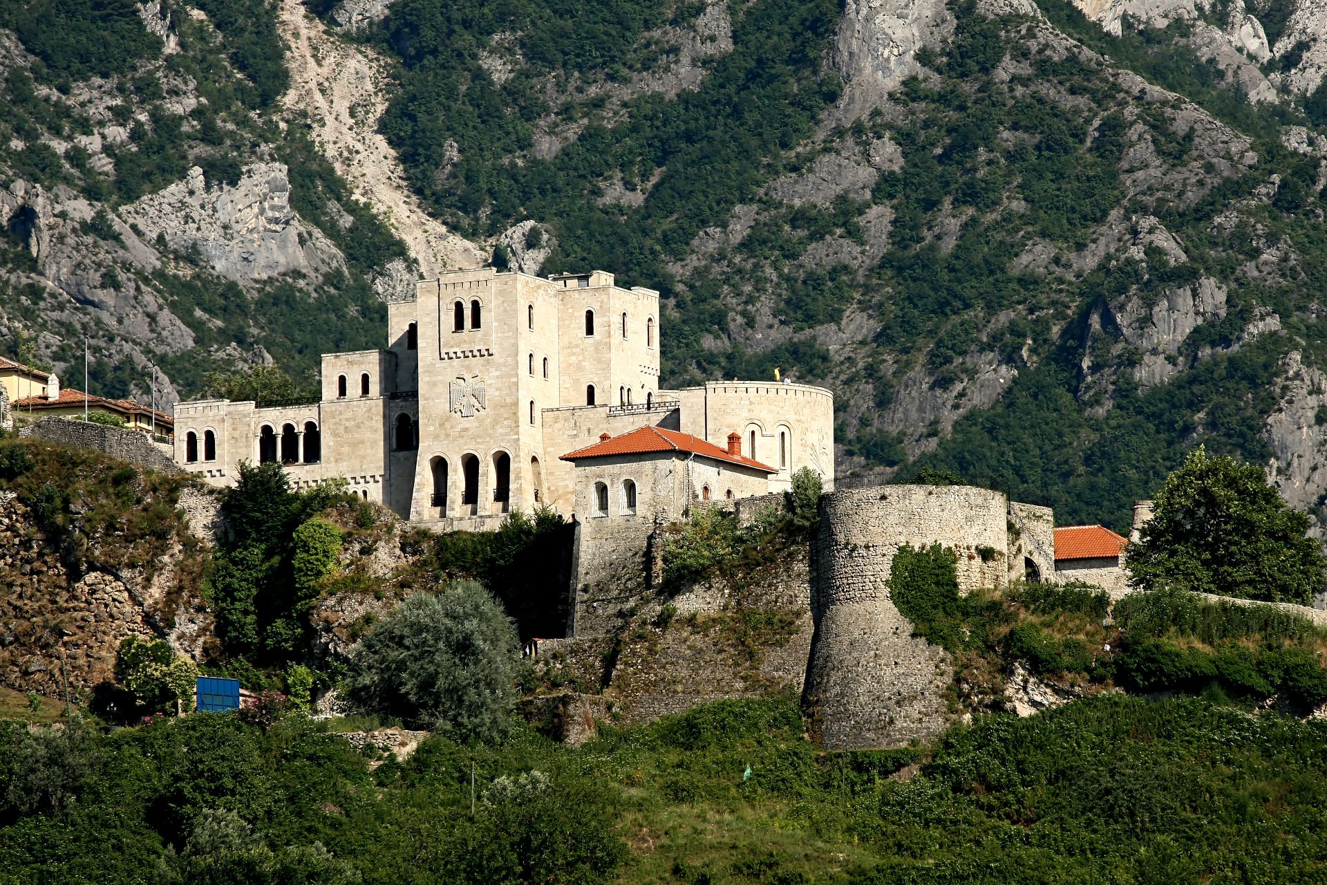 Tour di 1 giorno da Tirana a Kruja e alla Grotta di Sari Salltik