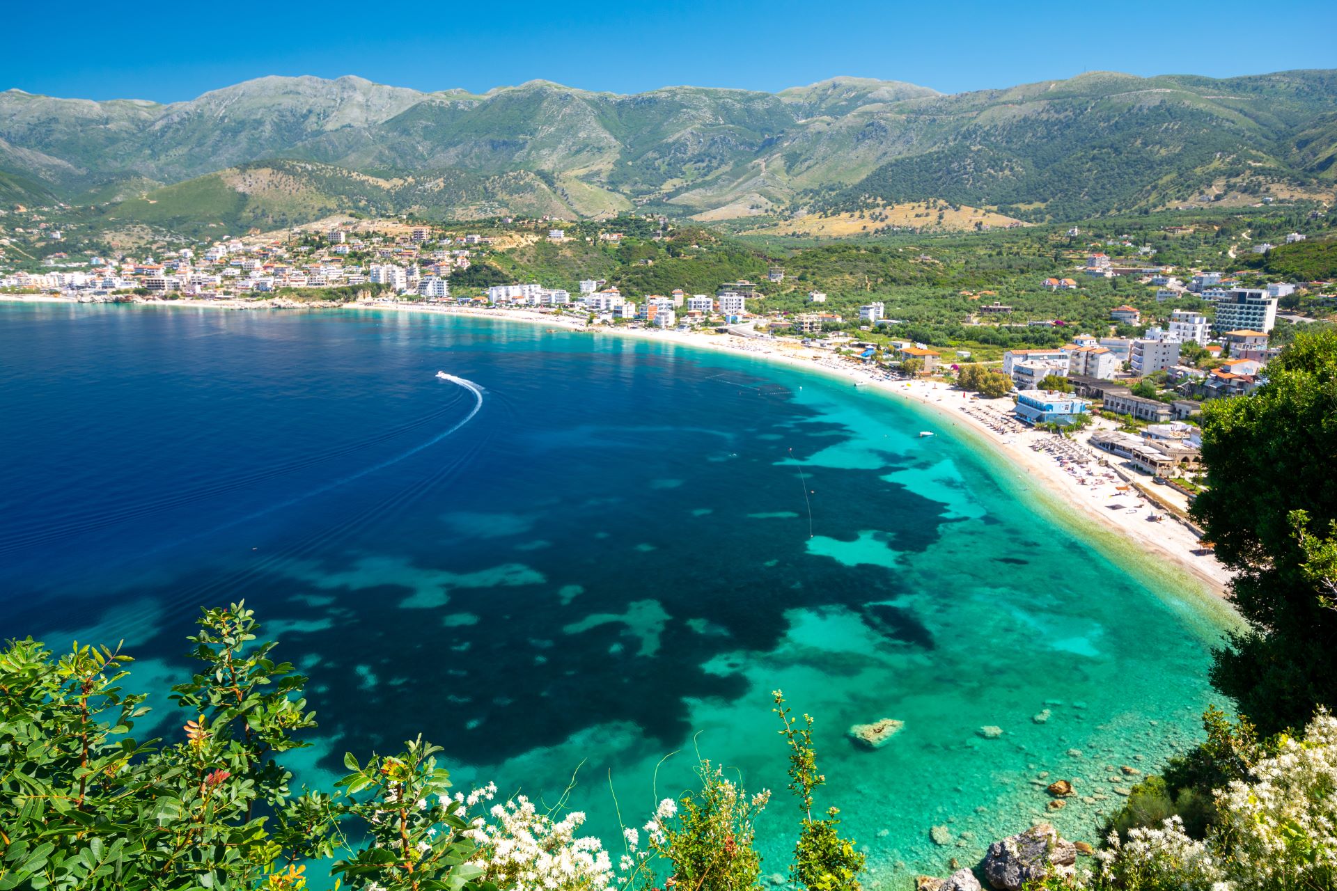 Qeparo e Himara: tour di mezza giornata da Saranda