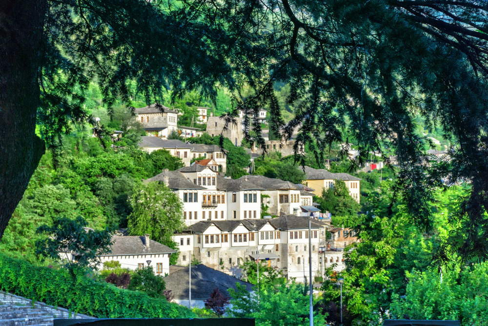 Visita a pie de Gjirokaster El Viejo Baazar, Cfake, Dunavat, Puente de Ali Pasha