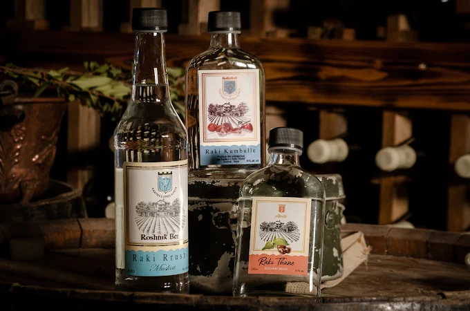 Scopri Roshnik: Vita di Villaggio e Degustazione della Cantina Alpeta